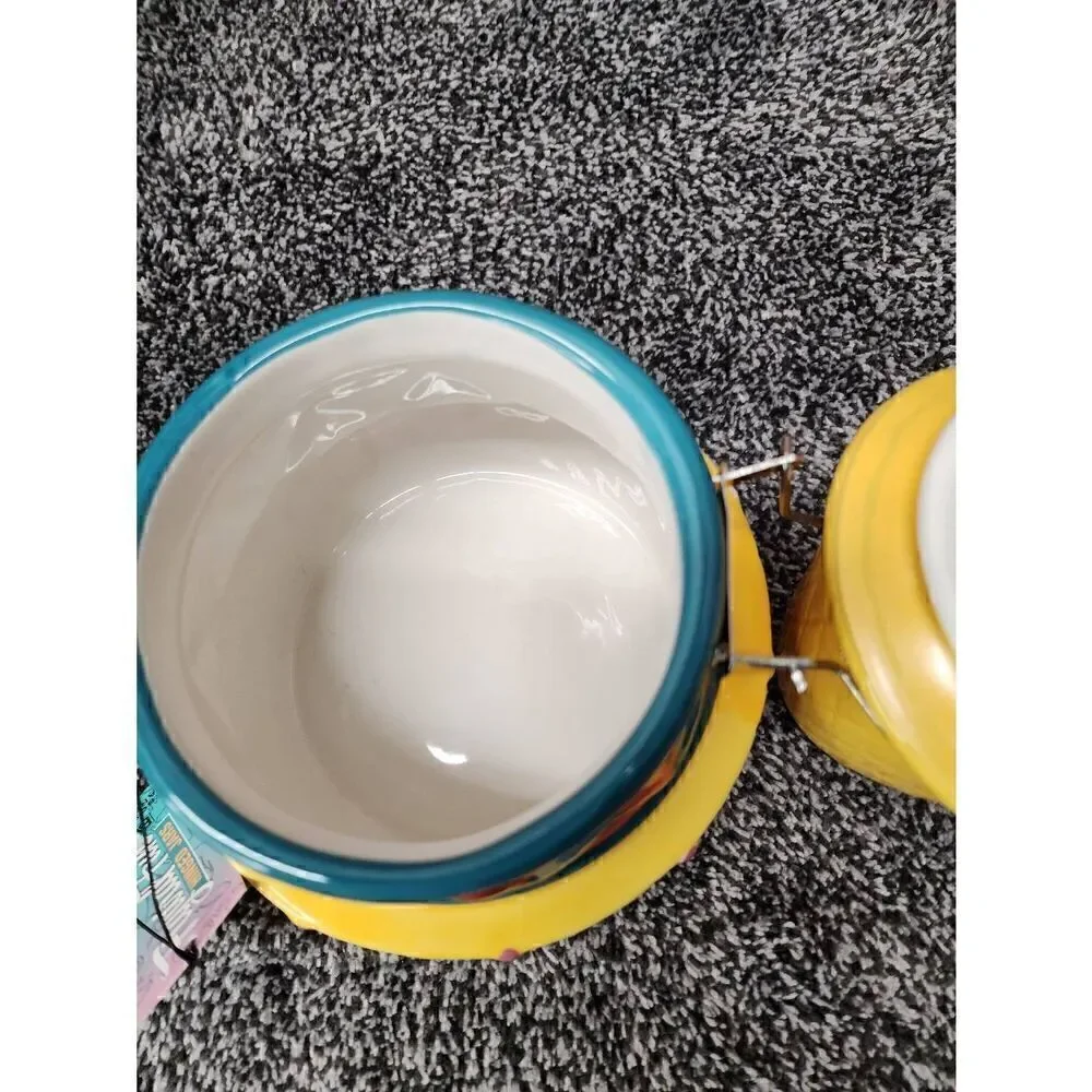 Sombrero: Ceramic Hinged Jar